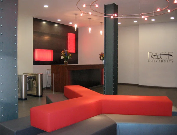 Lobby5(small).jpg