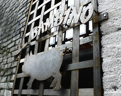 Il Bambino Window Guard and Sign