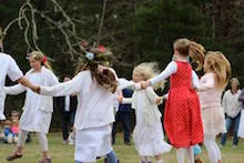Maypole dancing 2015.jpg