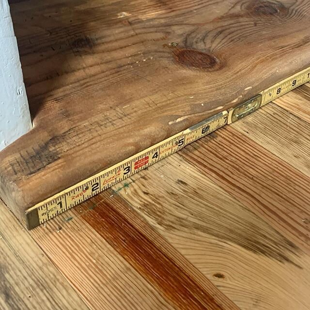 Cottage Update: I built my 1st doorway threshold yesterday, more importantly Mom &amp; I discovered the old wooden folding rulers to use as a little trim accent. #makeityours #cottage #cabinporn
