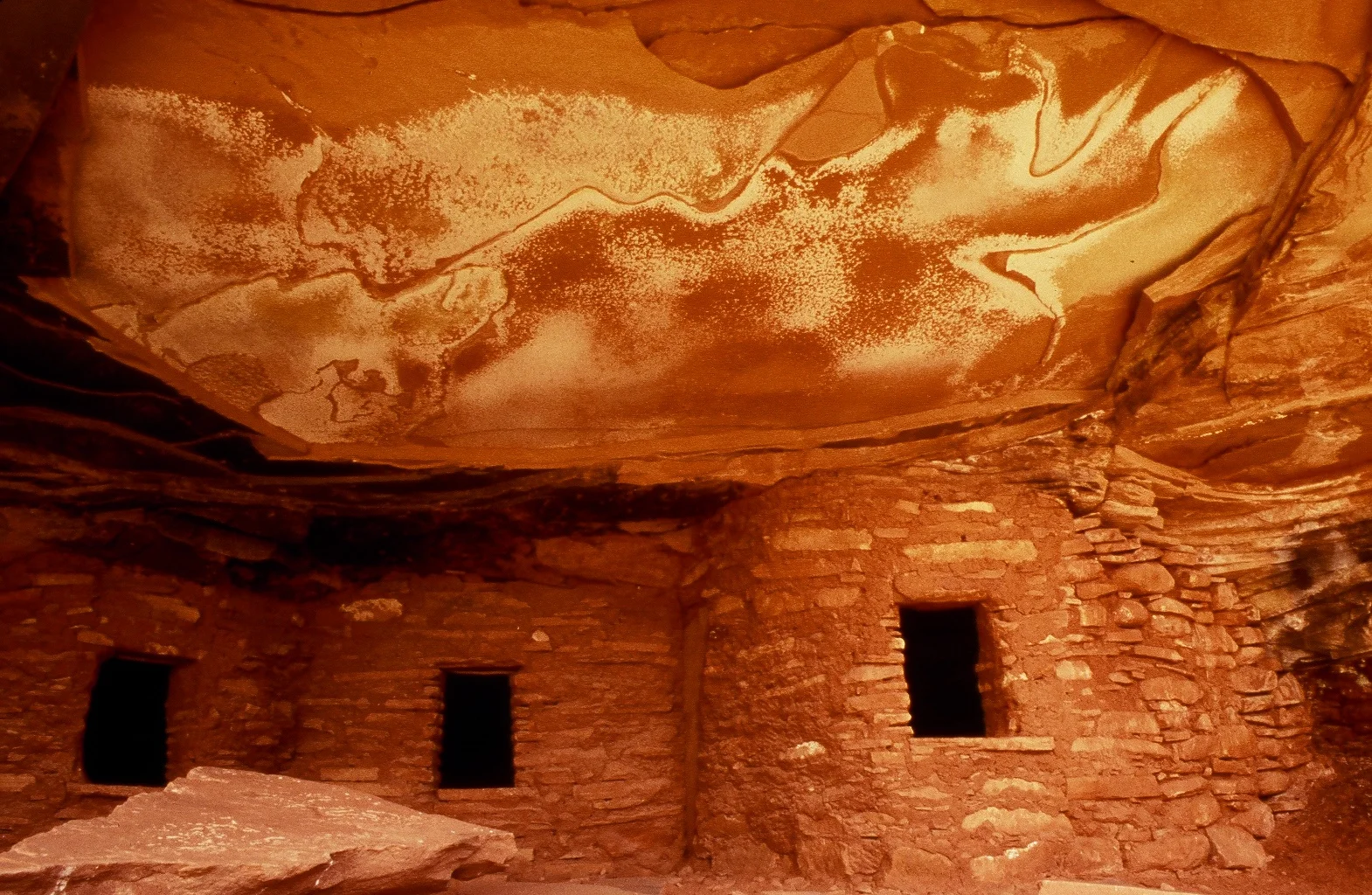 Salt Stained Ruin | Bears Ears National Monument