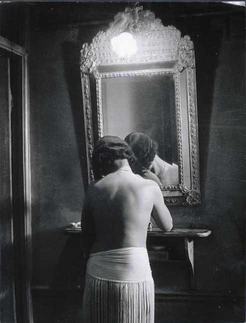 Brassaï Chez 'Suzy' , 1931-32 Musée National d'Art Moderne, Centre Pompidou, Paris