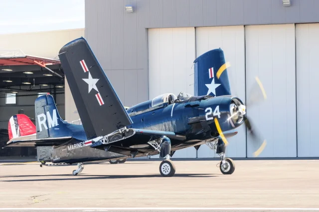 skyraider unfolding wings.jpeg