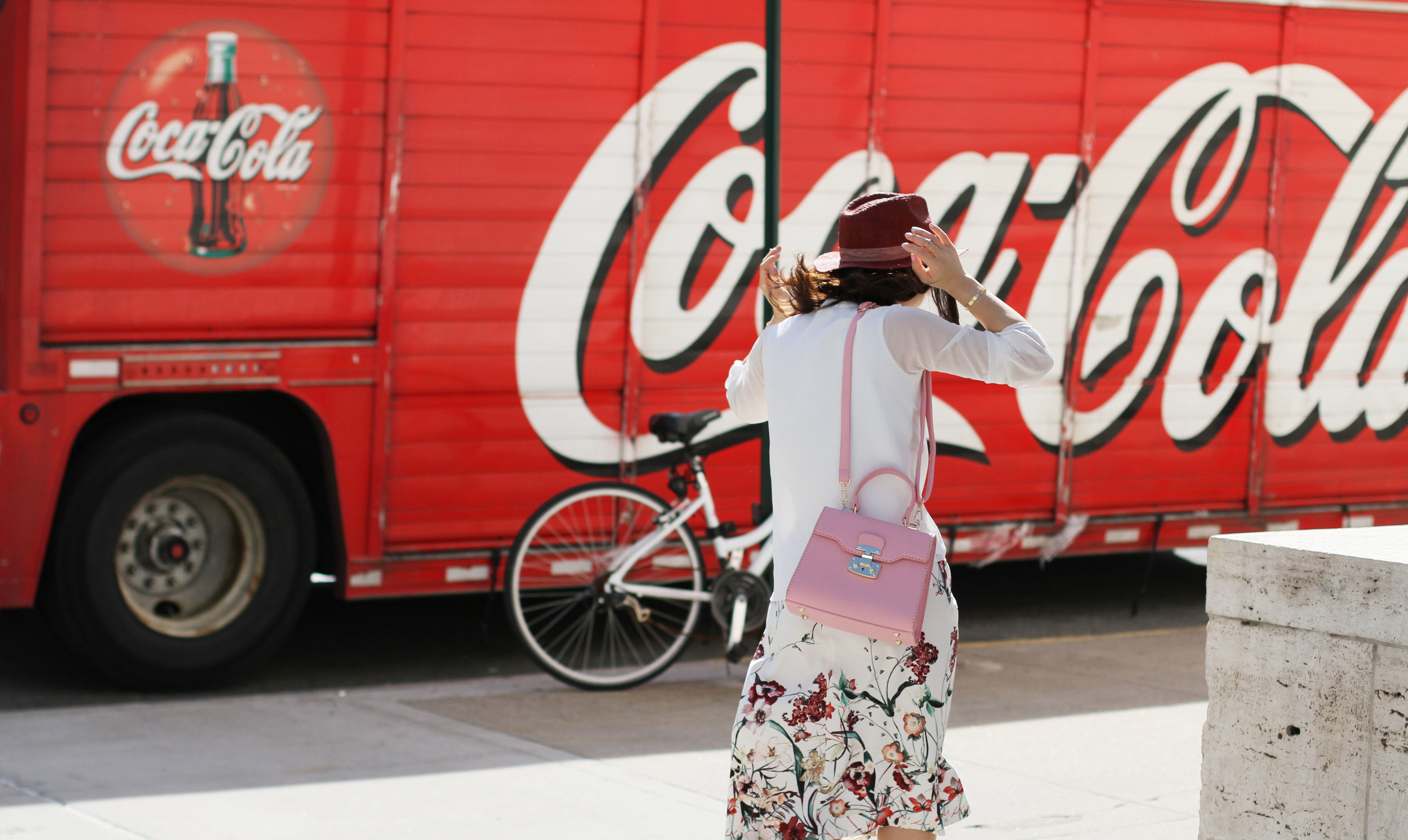 Pink floral outfit streetstyle.JPG