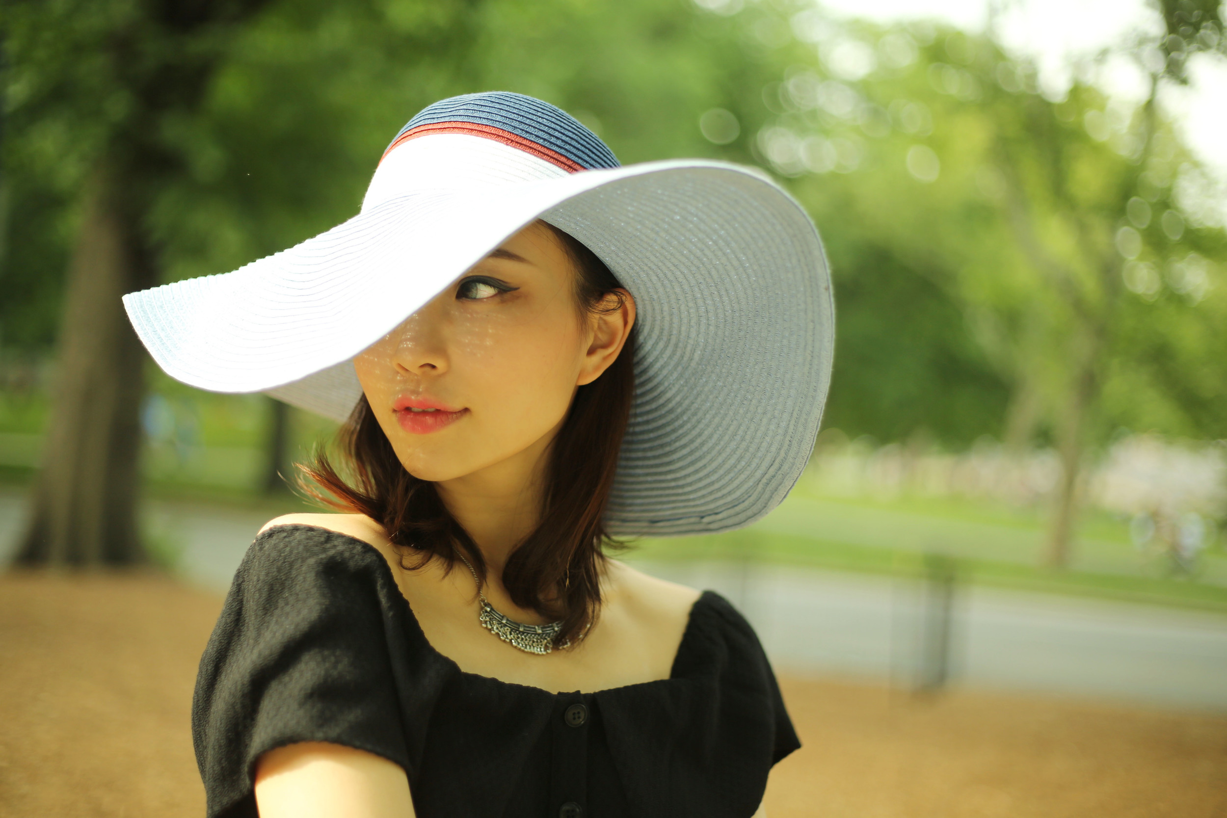 summer floppy hat style.jpg