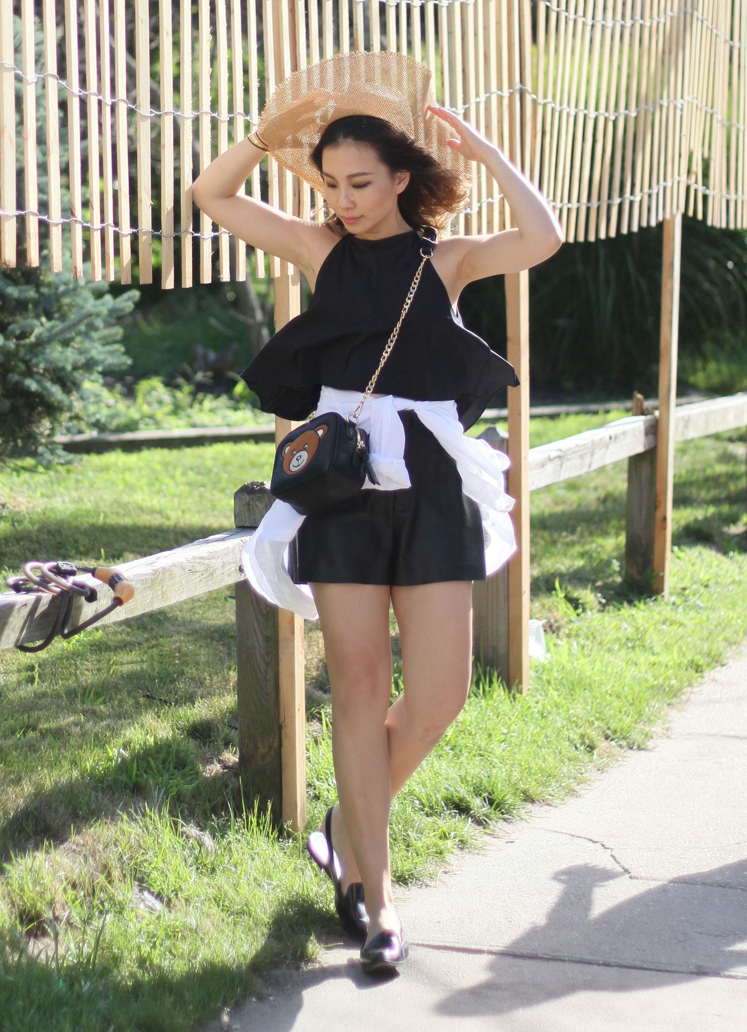 black and white summer outfit 1.jpg