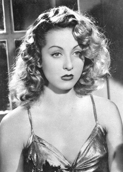Danielle_Darrieux_6.jpg