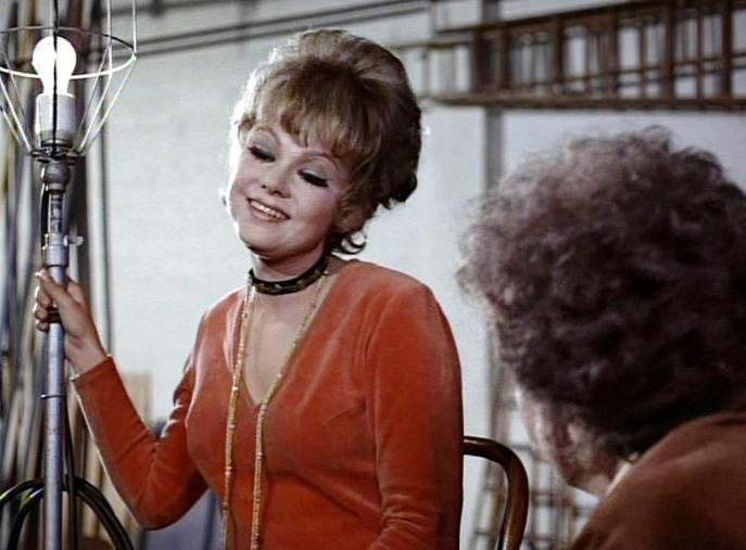 Barbara Harris and Dustin Hoffman