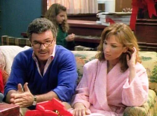 Burt Reynolds and Marilu Henner in EVENING SHADE