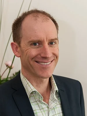 Dr Andrew Bradbeer