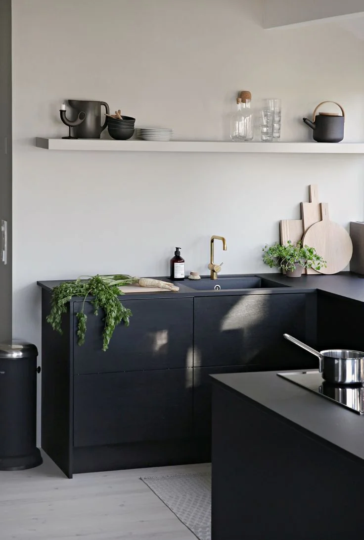 Black Kitchen 1.jpg