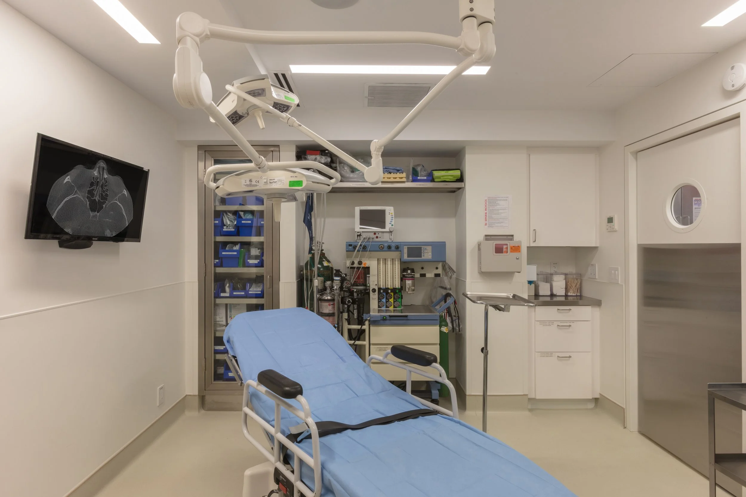 008 Operating Room_Kwak Glickman Schlesinger Architects.jpg