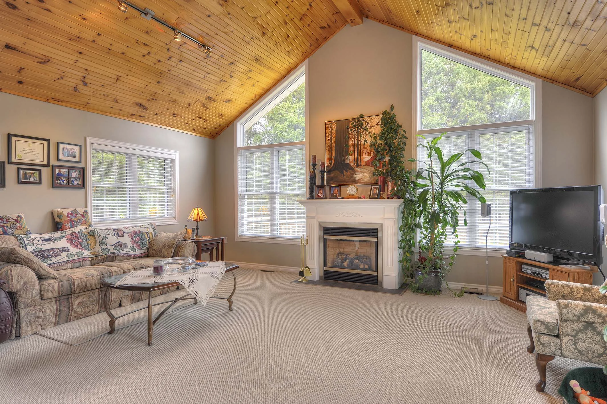 living-room-06.jpg