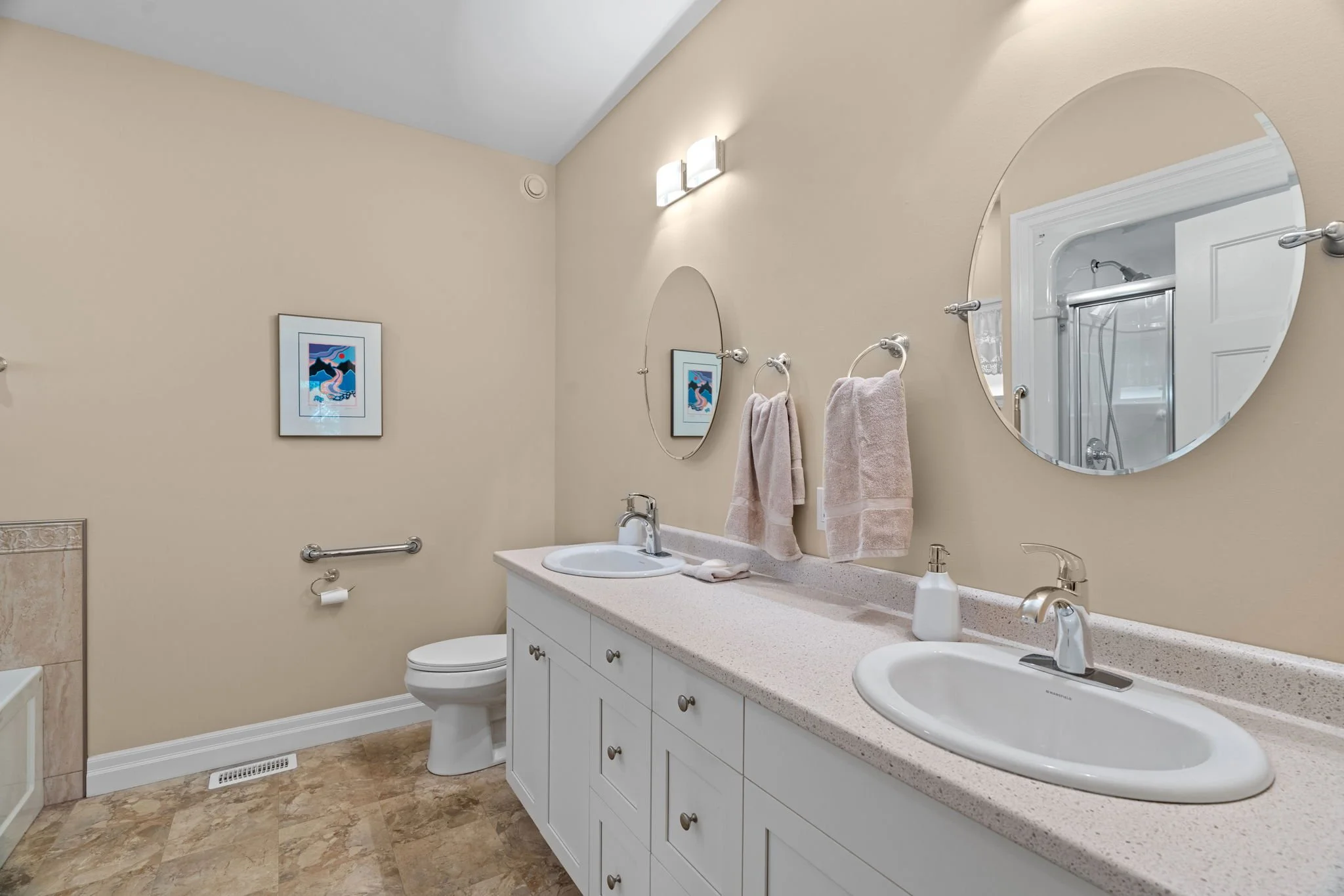 Ensuite Washroom is a 5 piece