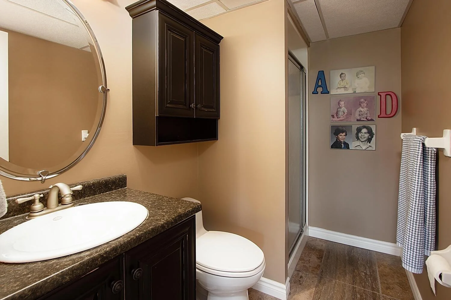 521 Riverside Dr 412 London ON-large-019-009-66 ensuite-1500x1000-72dpi.jpg