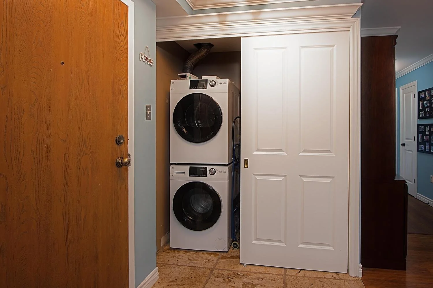 521 Riverside Dr 412 London ON-large-023-005-101 laundry-1500x1000-72dpi.jpg