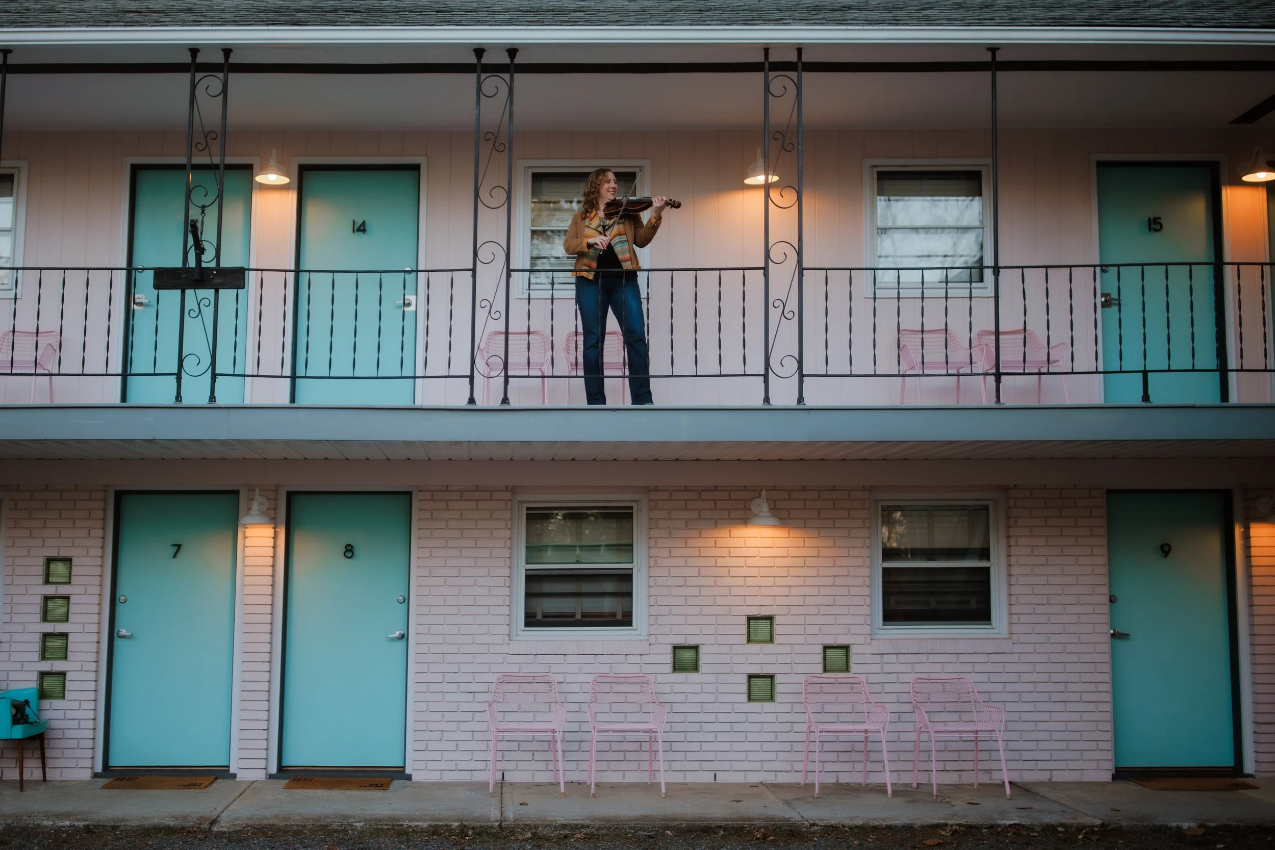 Sara-Milonovich-Last-Resort-Motel-260407-17.56.49.jpg