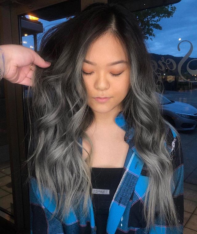 Currently obsessing over this transformation • Hair by @sydneytaylorhair