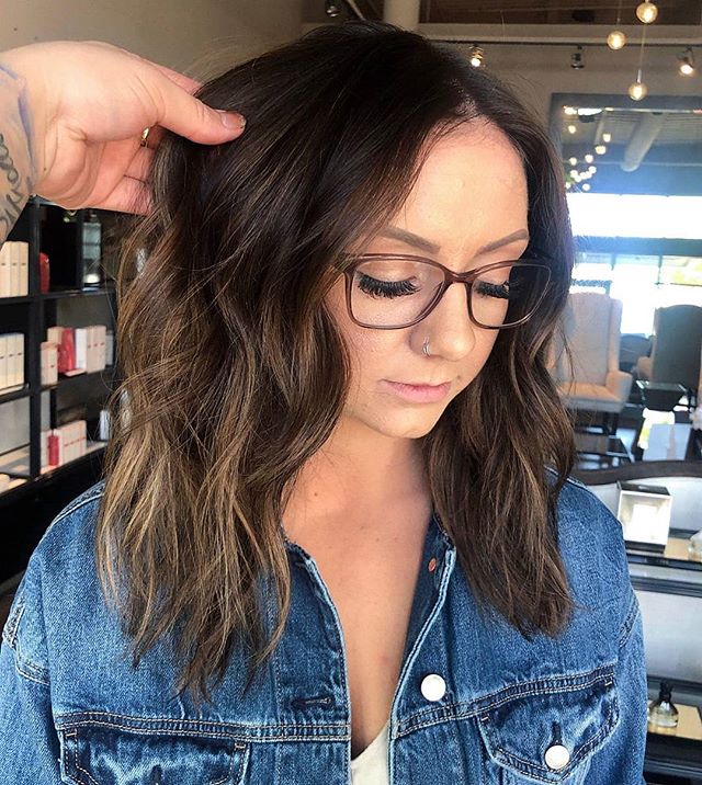 Hair by our wonderful @sydneytaylorhair • Talk about a transformation!
Swipe ➡️ for a before.