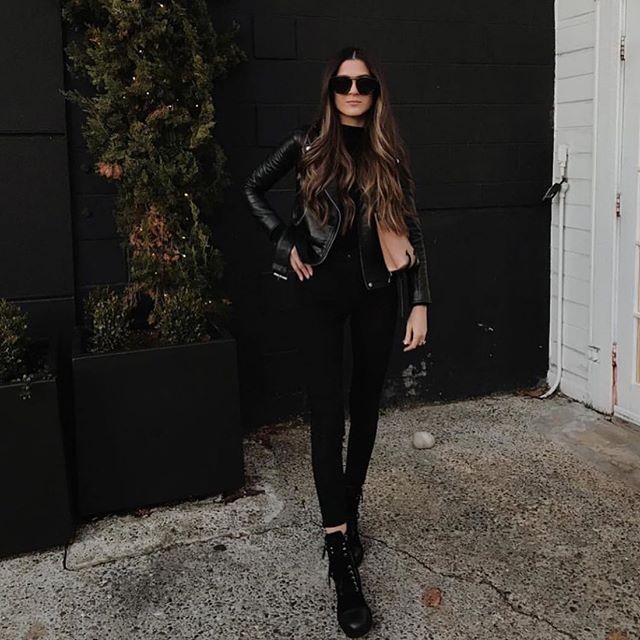 Black is everything &spades;️#blogger @emanuelaklimok #sorellahair by @erica_rachelle