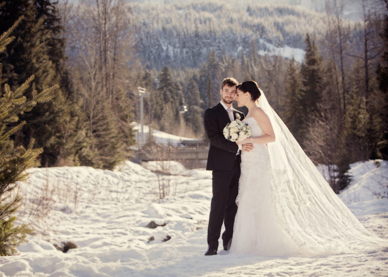 LeannePedersenPhotographers_DestinationWedding_Whistler_AnnieSimon0341.jpg