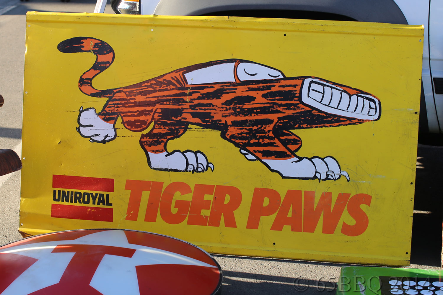 Vintage-Tiger-Paws-Tin-Sign.jpg