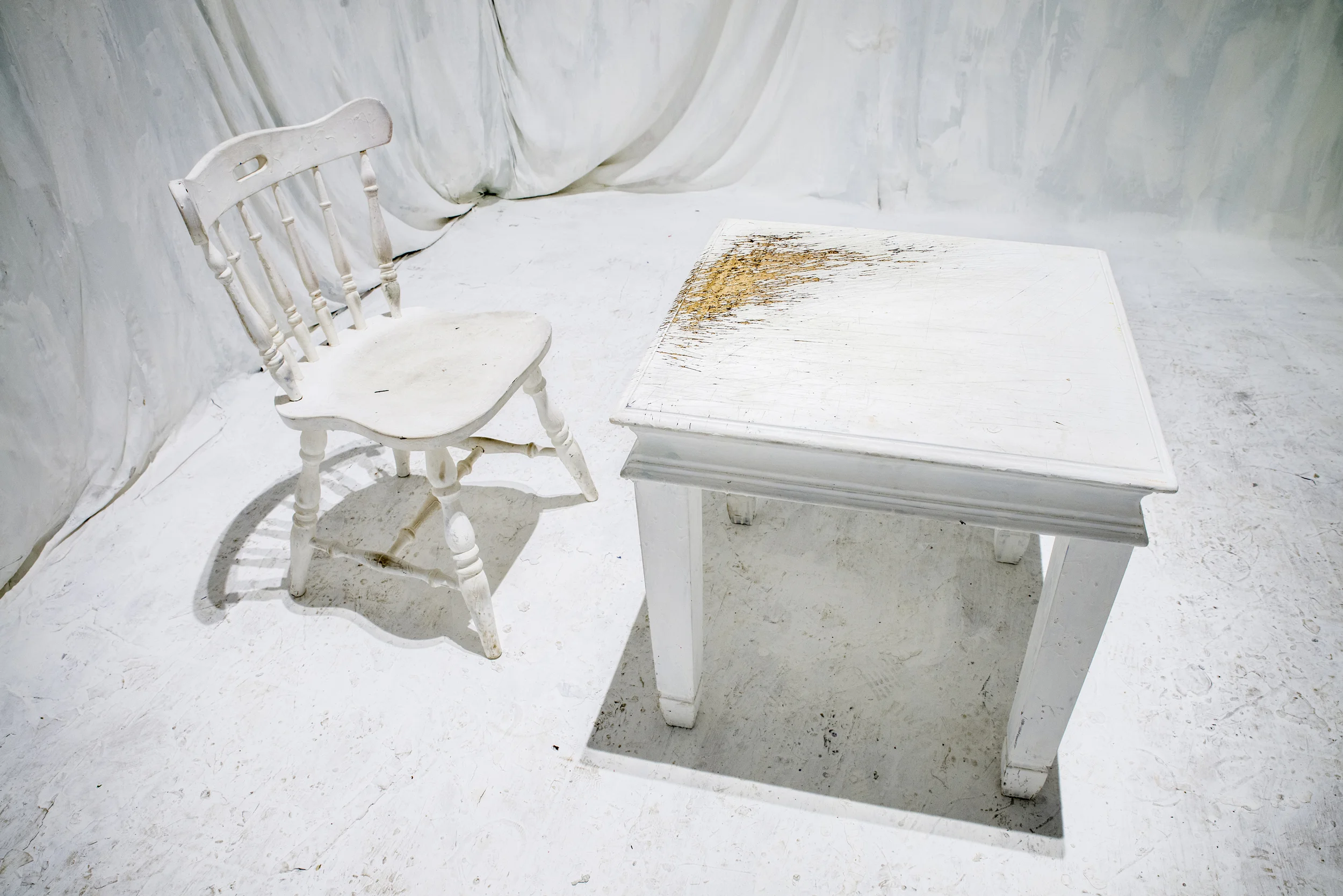  paintskin walls and floor, with wooden table and chair, 144"x100"x100"  2015  photo credit: stephen takacs 