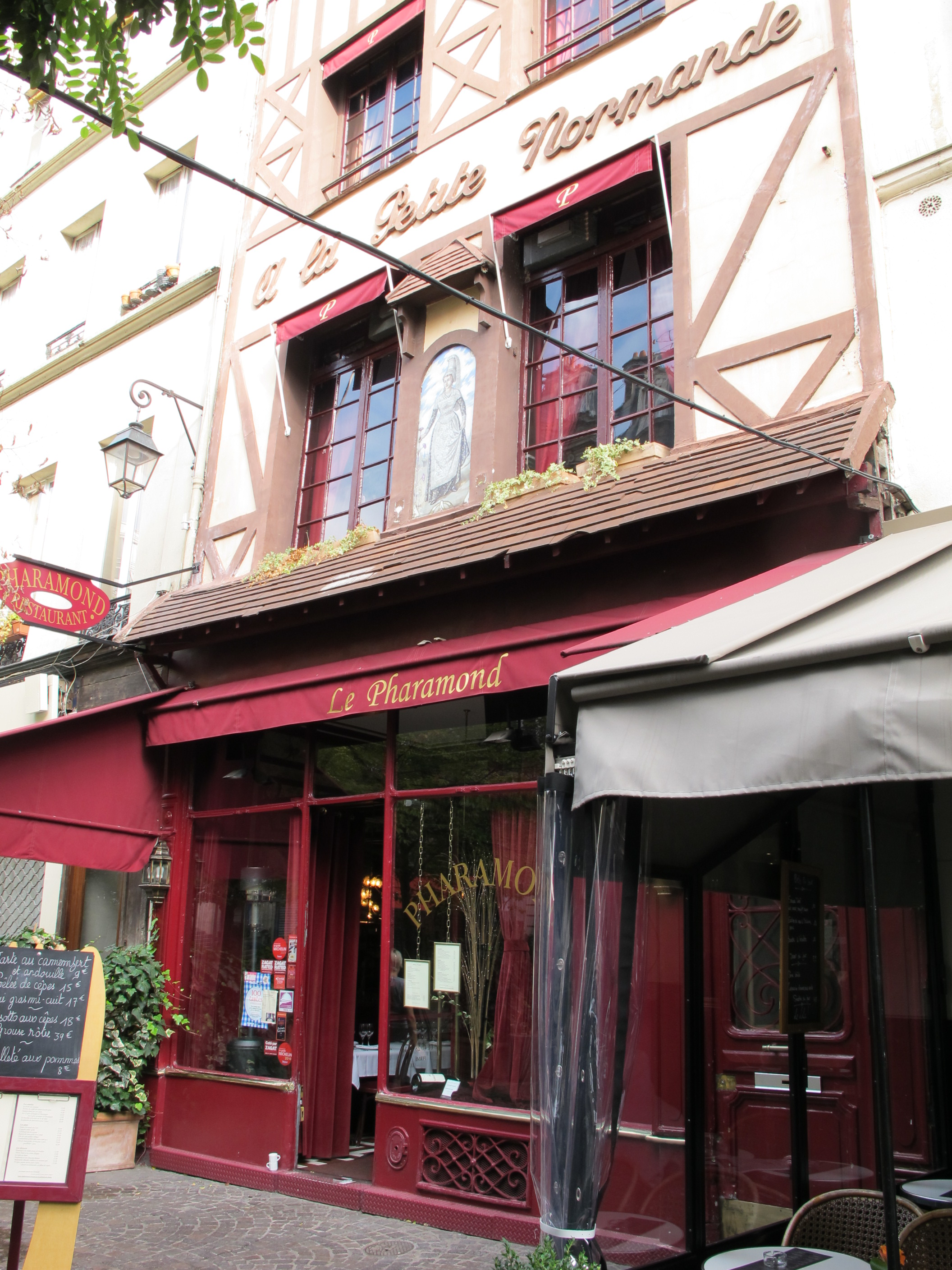 rue Montorguiel is a delightful pedestrian only street market