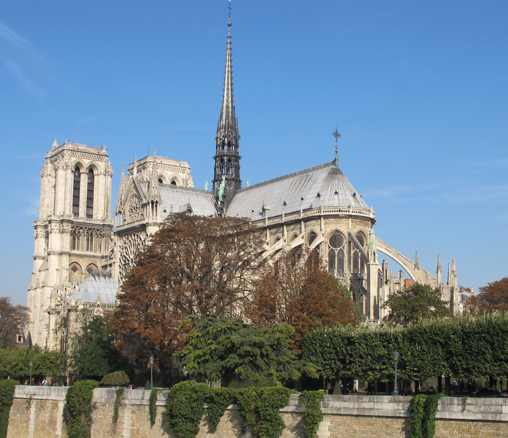 Unobstructed view of Notre Dame