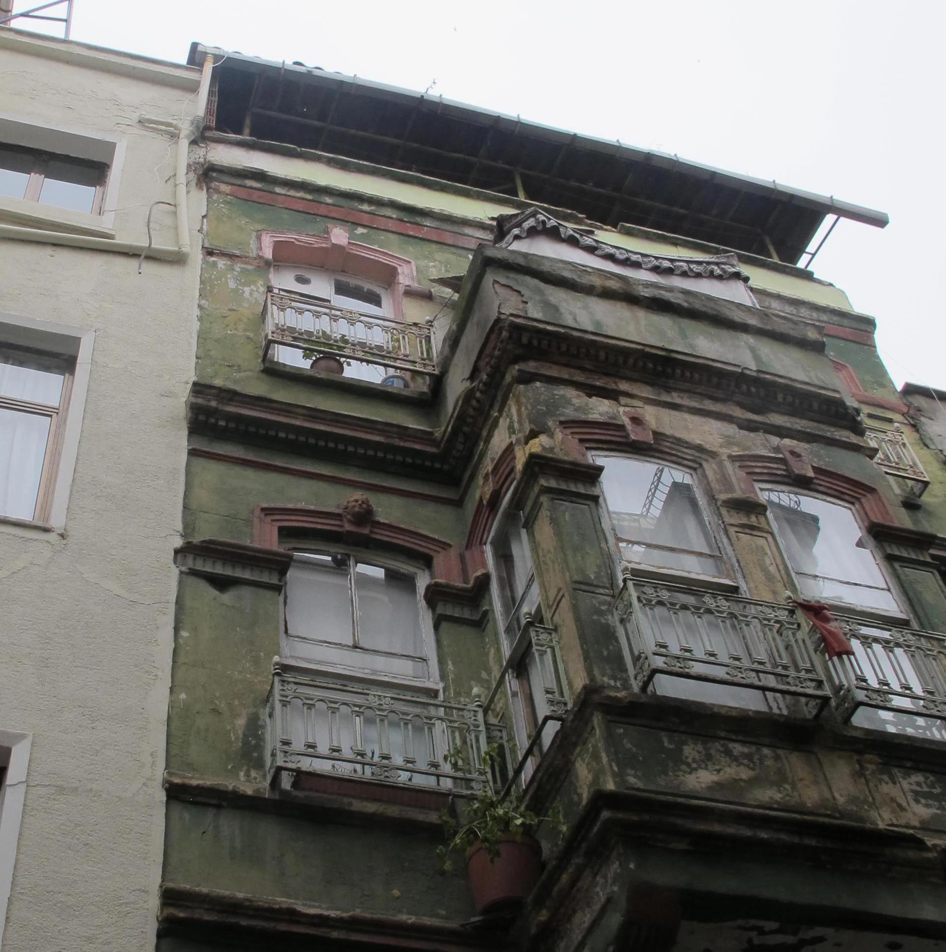 Throughout the city we saw architetural remnants of Istanbul's art nouveau past.