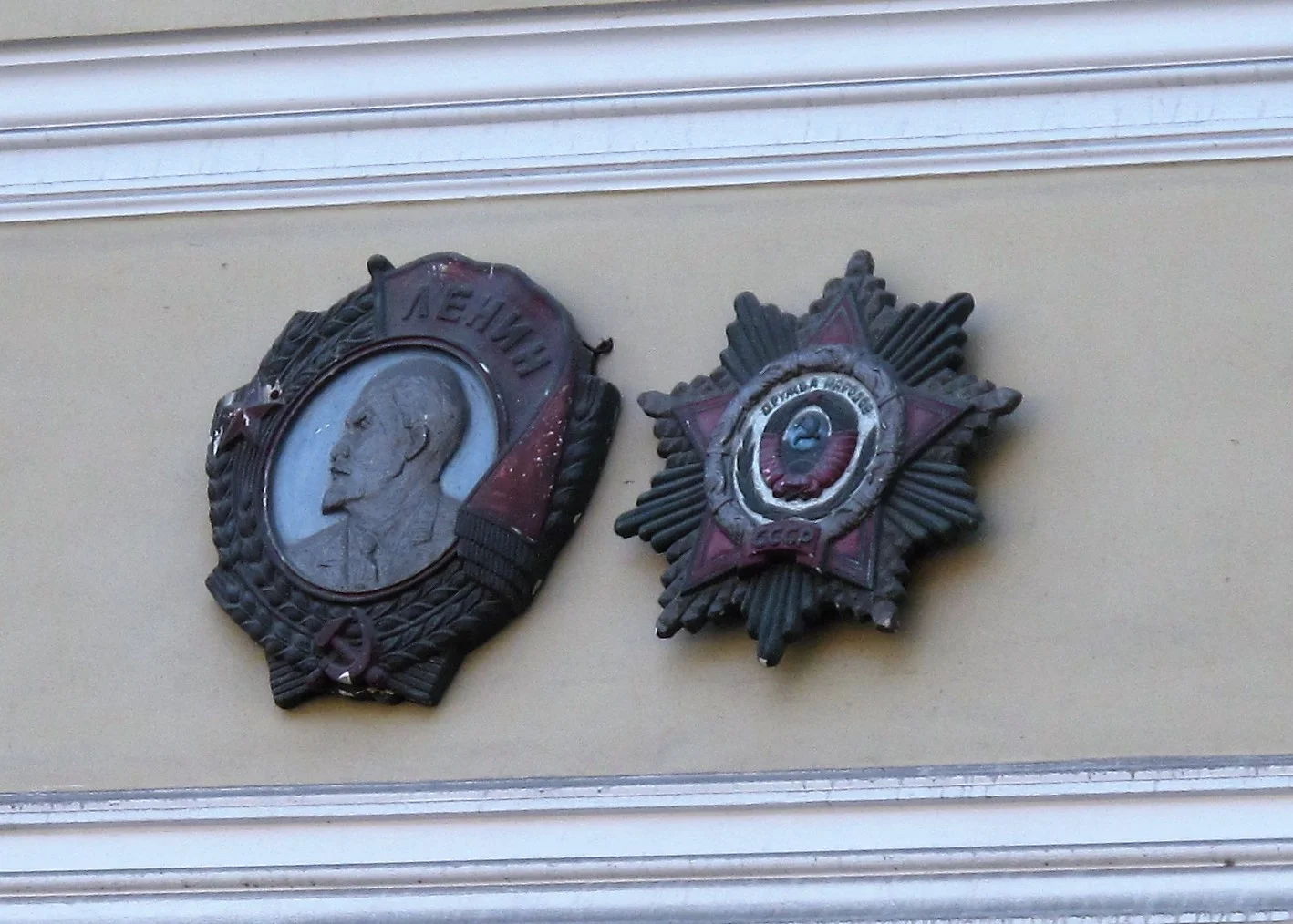  There are still many remnants of Lenin around St Petersburg. 