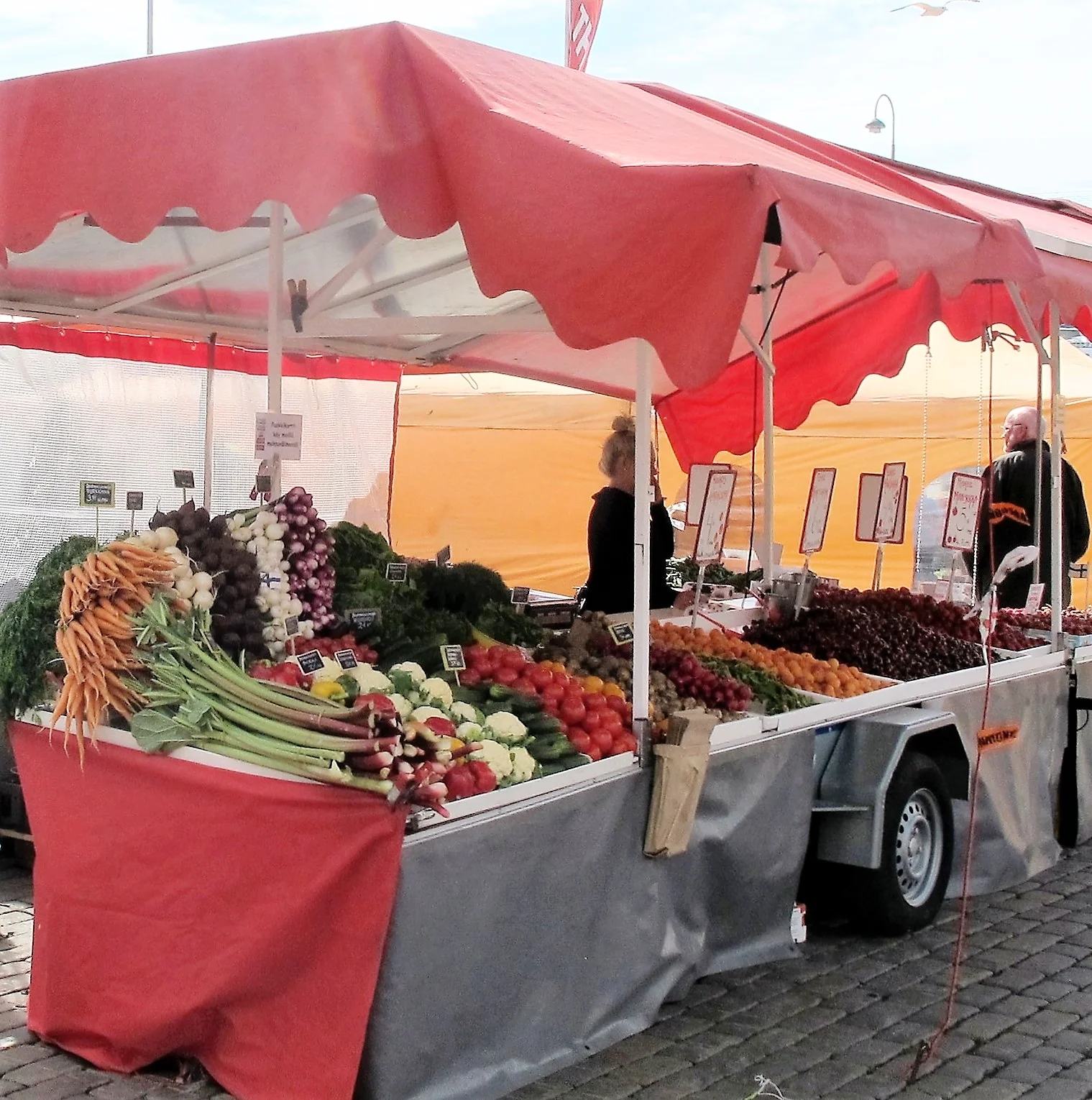  We were welcomed with a farmers' market when we arrived in Helsinki. 