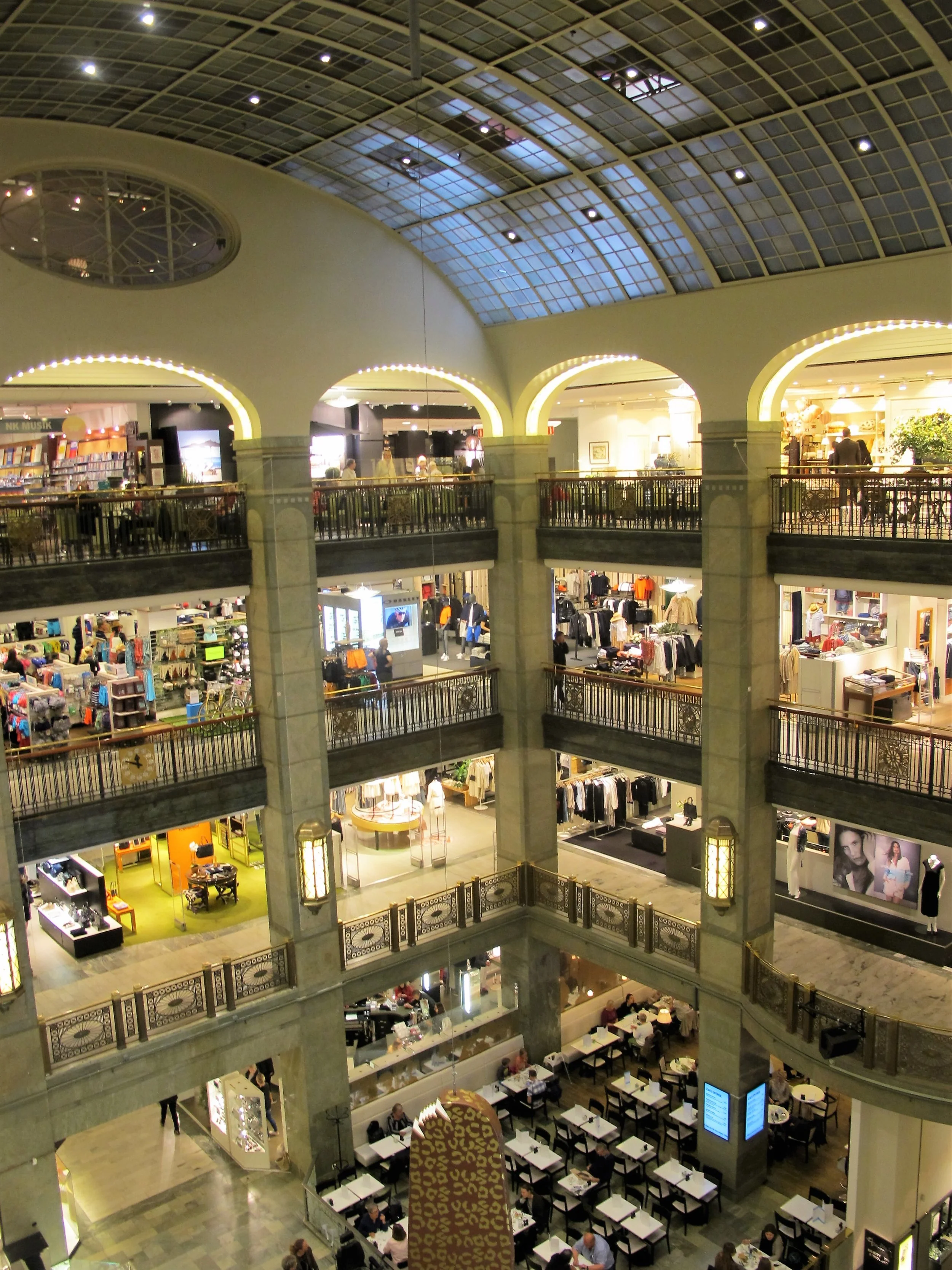  Stockholm's major department store had a large atrium 