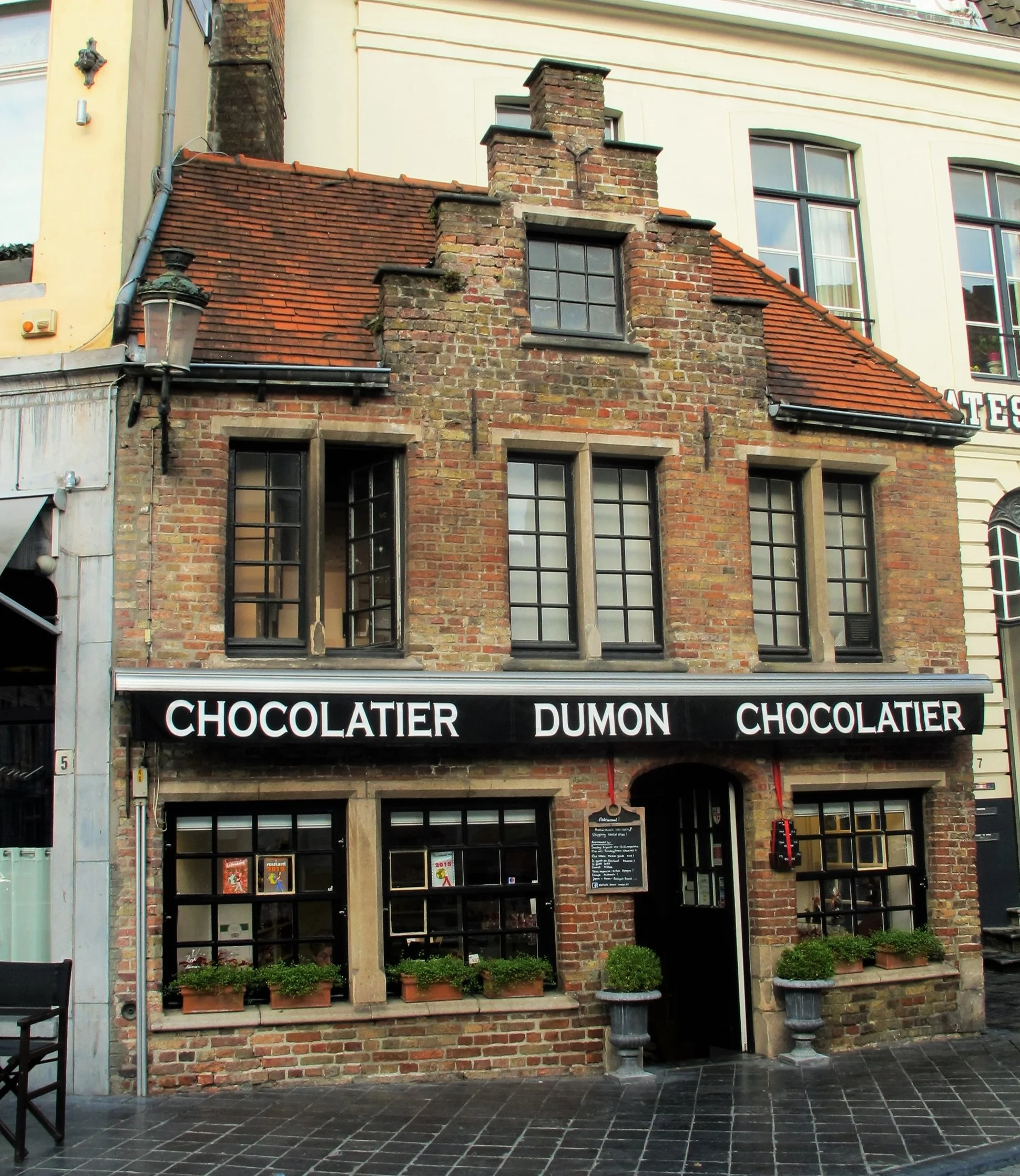  Many fine chocolate shops in Bruges 