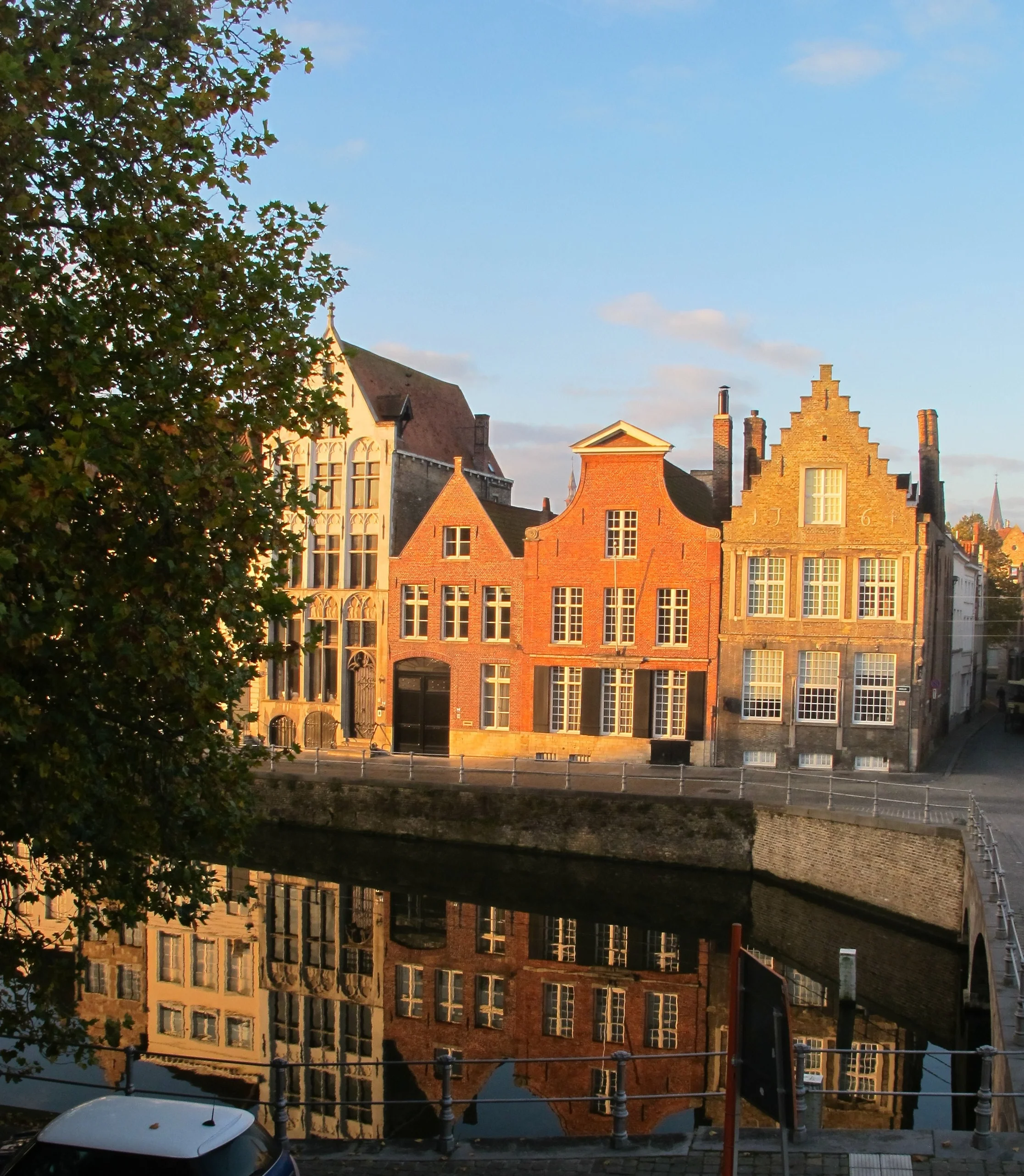  Our first morning in Bruges 