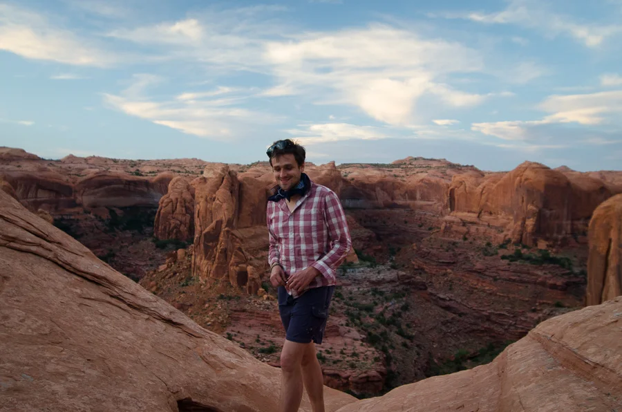 Will balancing on the 700 ft rim of Fool's Canyon.