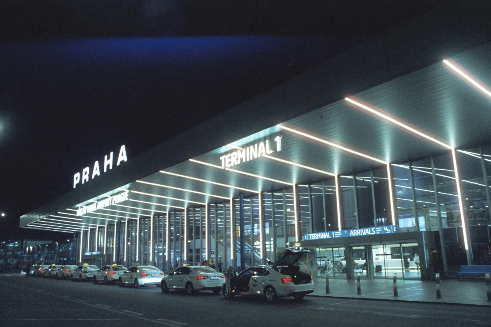 Prague Airport, boxspeed, Canon A1, Sigma 28mm