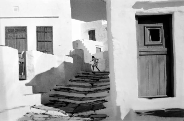 Henri Cartier-Bresson: Siphnos, Greece, 1961 © Henri Cartier-Bresson, courtesy of Leica Gallery Los Angeles
