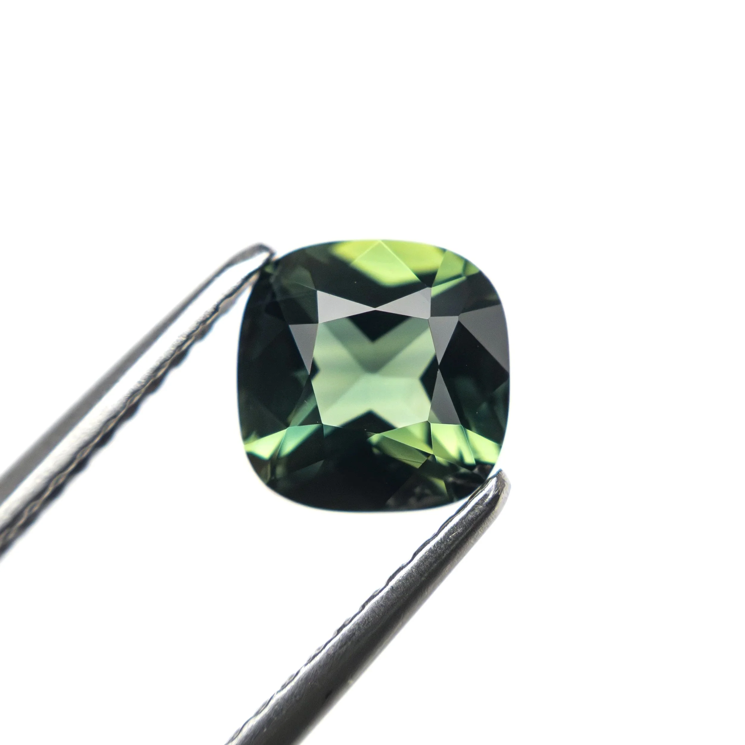 27152-01+1.43ct+6.51x6.50x4.02mm+Cushion+Brilliant+Sapphire+2.jpg