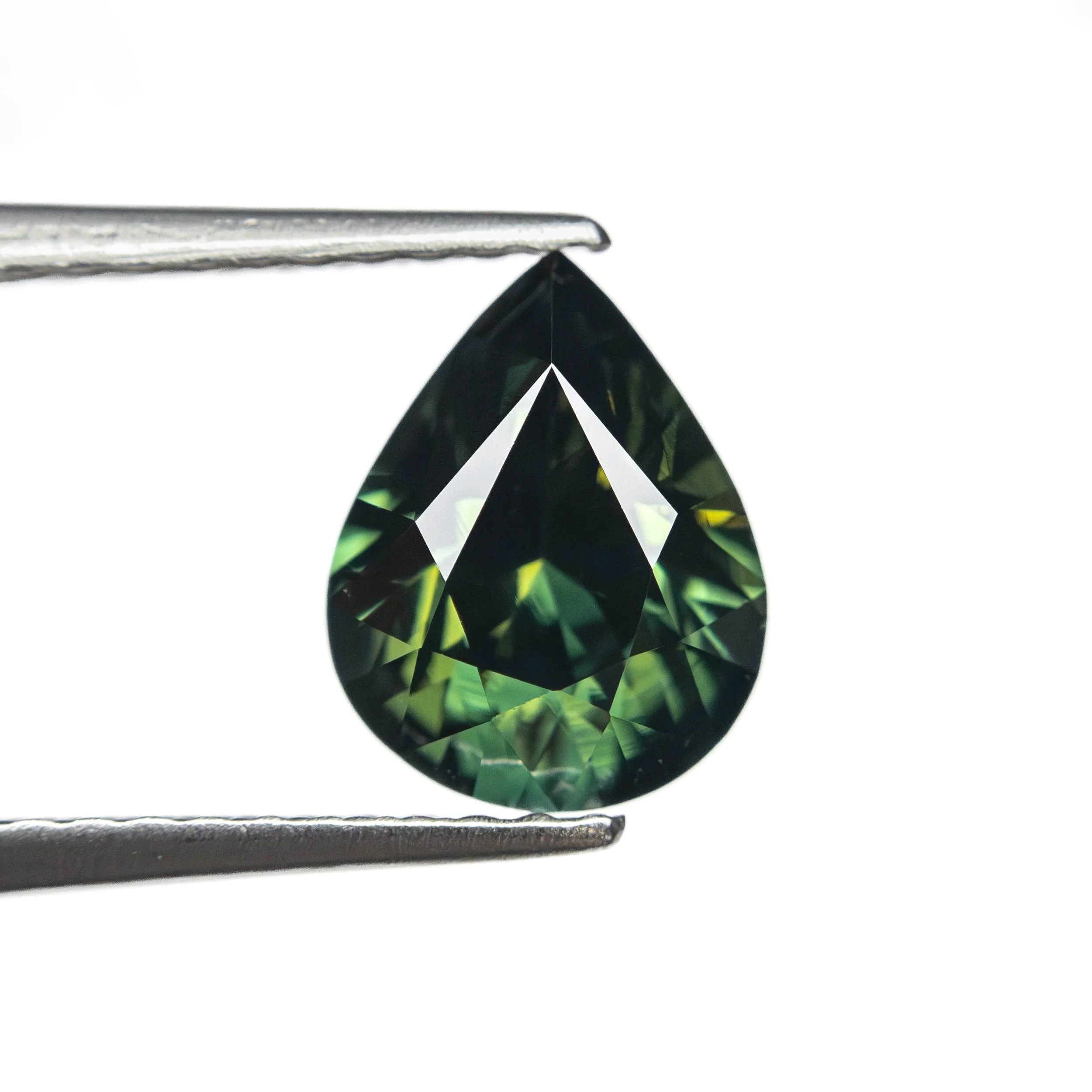 27147-02+1.54ct+8.32x6.55x4.40mm+Pear+Brilliant+Sapphire+2.jpg