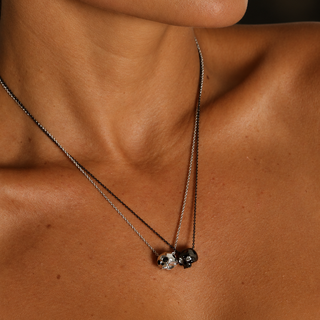 Glamorous+Collarbone+Jewelry+Portrait.png