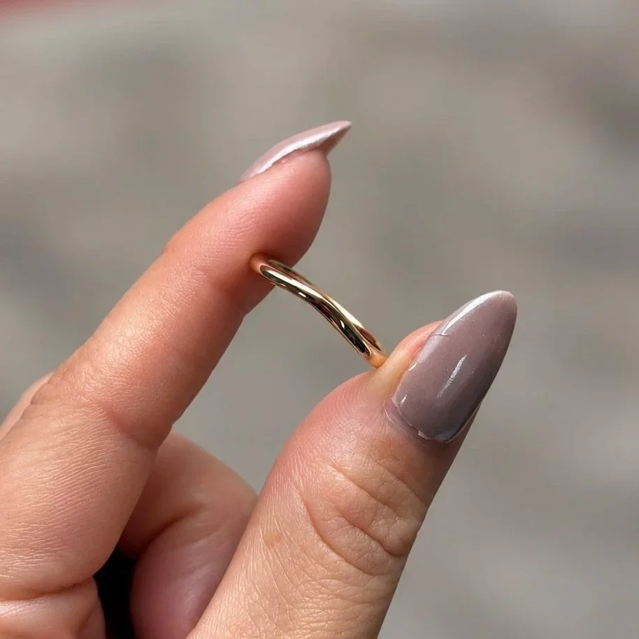 Polished+Gold+Ring+and+Mauve+Manicure.jpg