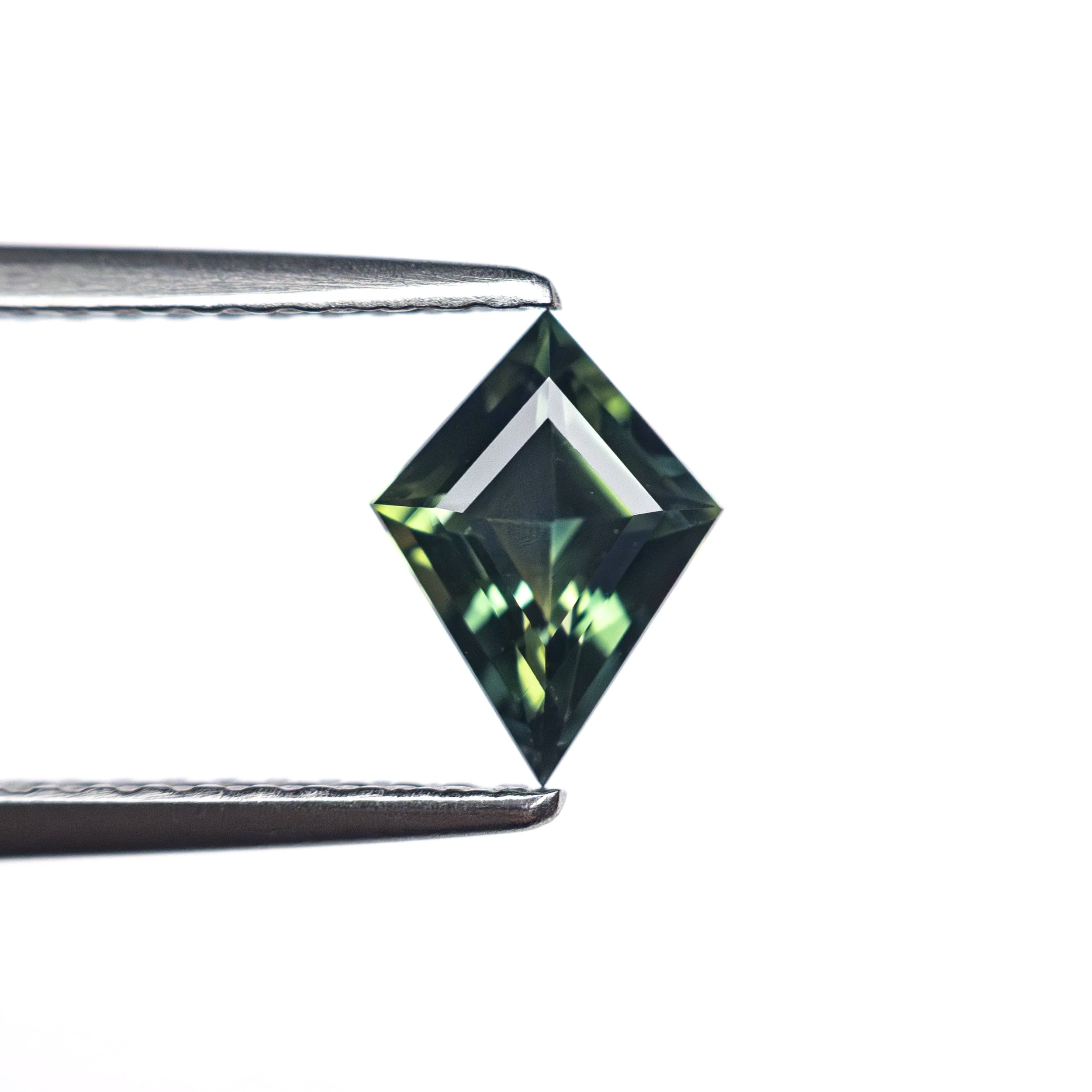 27336-24+0.66ct+7.66x4.86x3.08mm+Kite+Step+Cut+Sapphire+2.jpg
