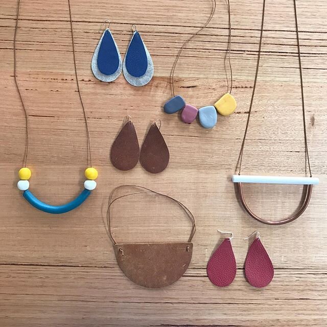 My collection of handmade jewellery is slowly growing... Fimo, Leather, wood and copper. .
.
.
.
.
#mmmay20 #memademay20 #memademay #memadeeveryday #handmade #handmadewardrobe #sewcialist #makersmovement #memademay2020 #handmadefashion #designyourwar