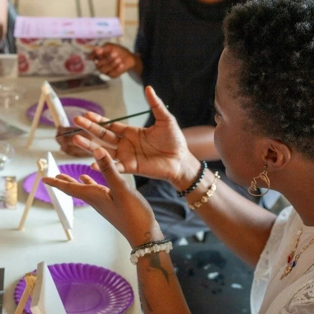 Volunteer Opportunity!

Support Gloucester Guildhall's Art &amp; Language Cafe

Great opportunity for confident, female-identifying English speakers to support at a new Language Caf&eacute; @glosguildhall 

This welcoming, relaxed space gives women t