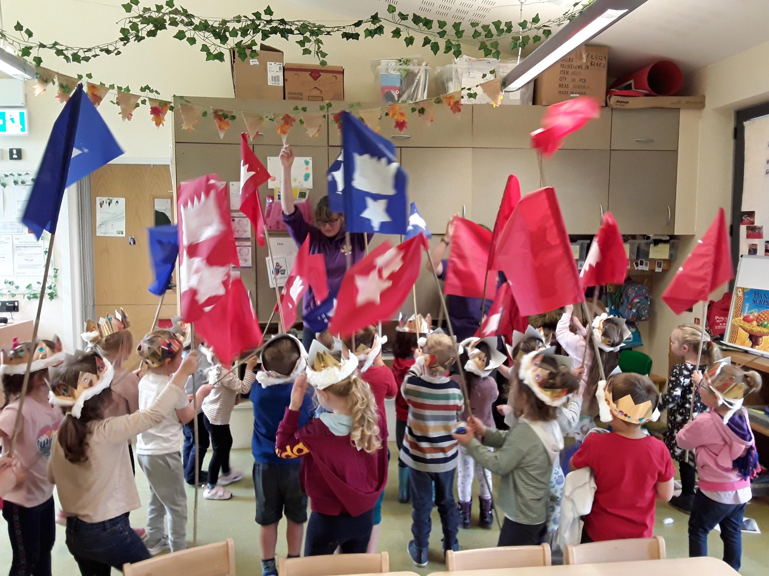 Cam and Dursley Community awash with 2600 silk screen Jubilee Flags!