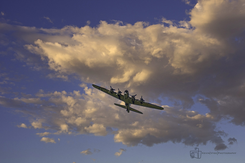 Bowing B-17 Fly Over - web.jpg