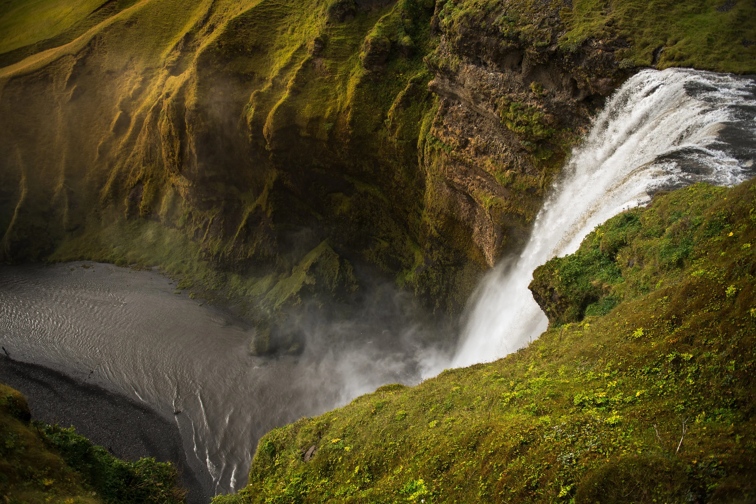 #005 - TO THE RIVER BELOW