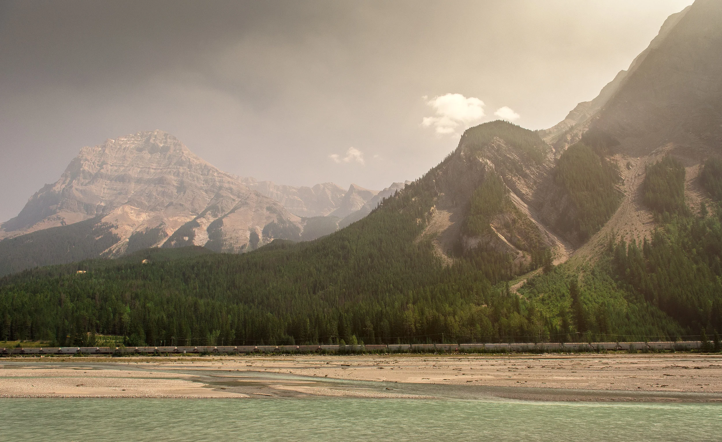 #010 MOUNTAIN RIVER BED