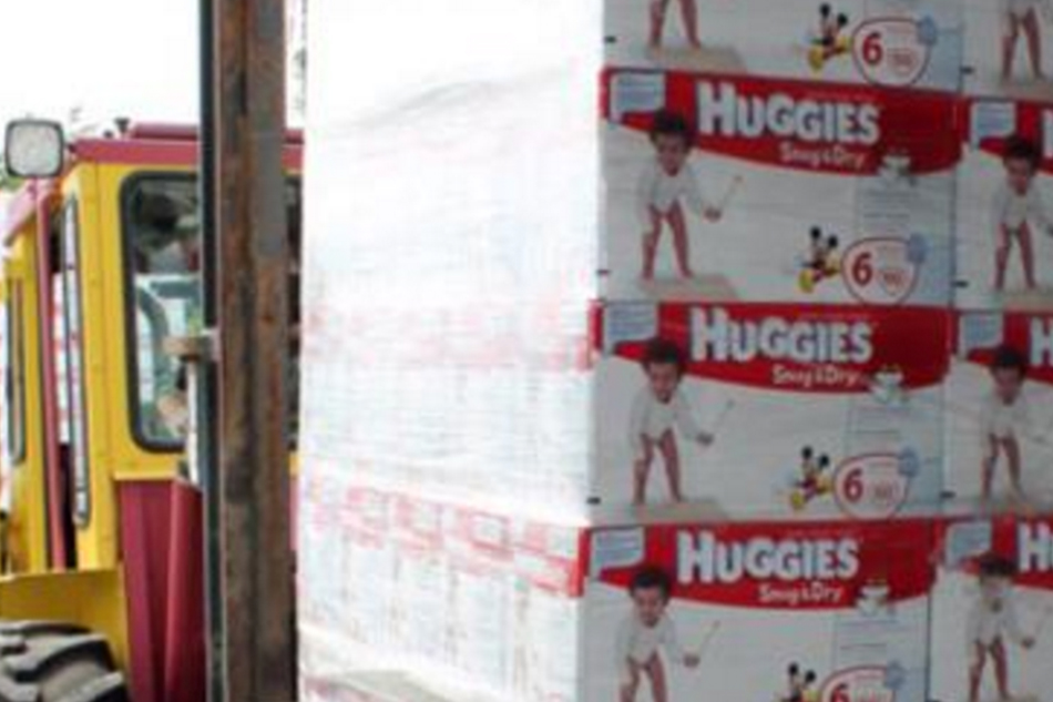  Huggies and The National Diaper Bank Network partnered with local relief agencies to donate 200,000 Huggies diapers to West Virginia families in need ( via ) 